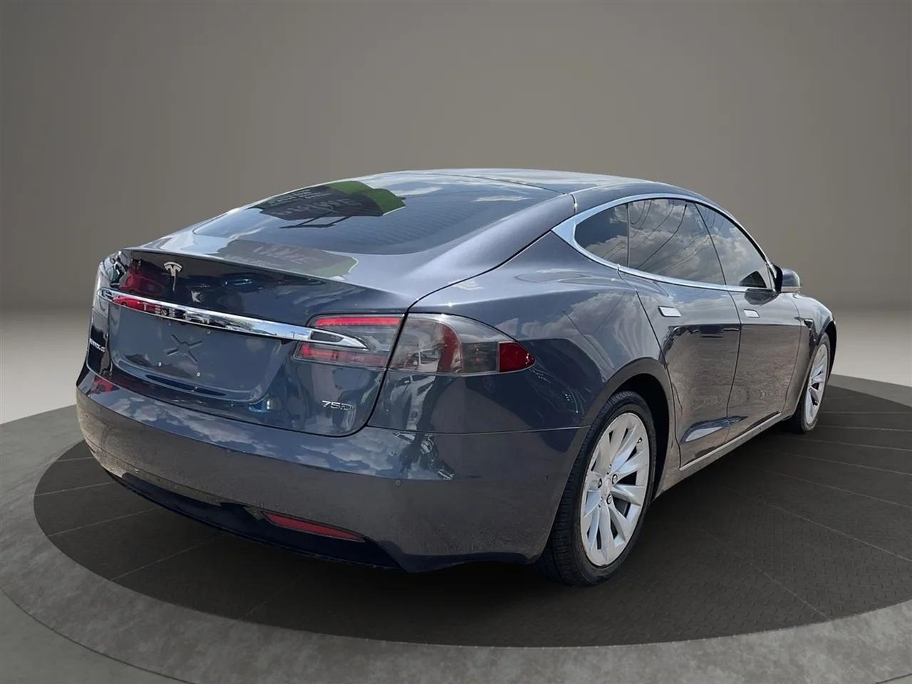 Tesla Model S  2019