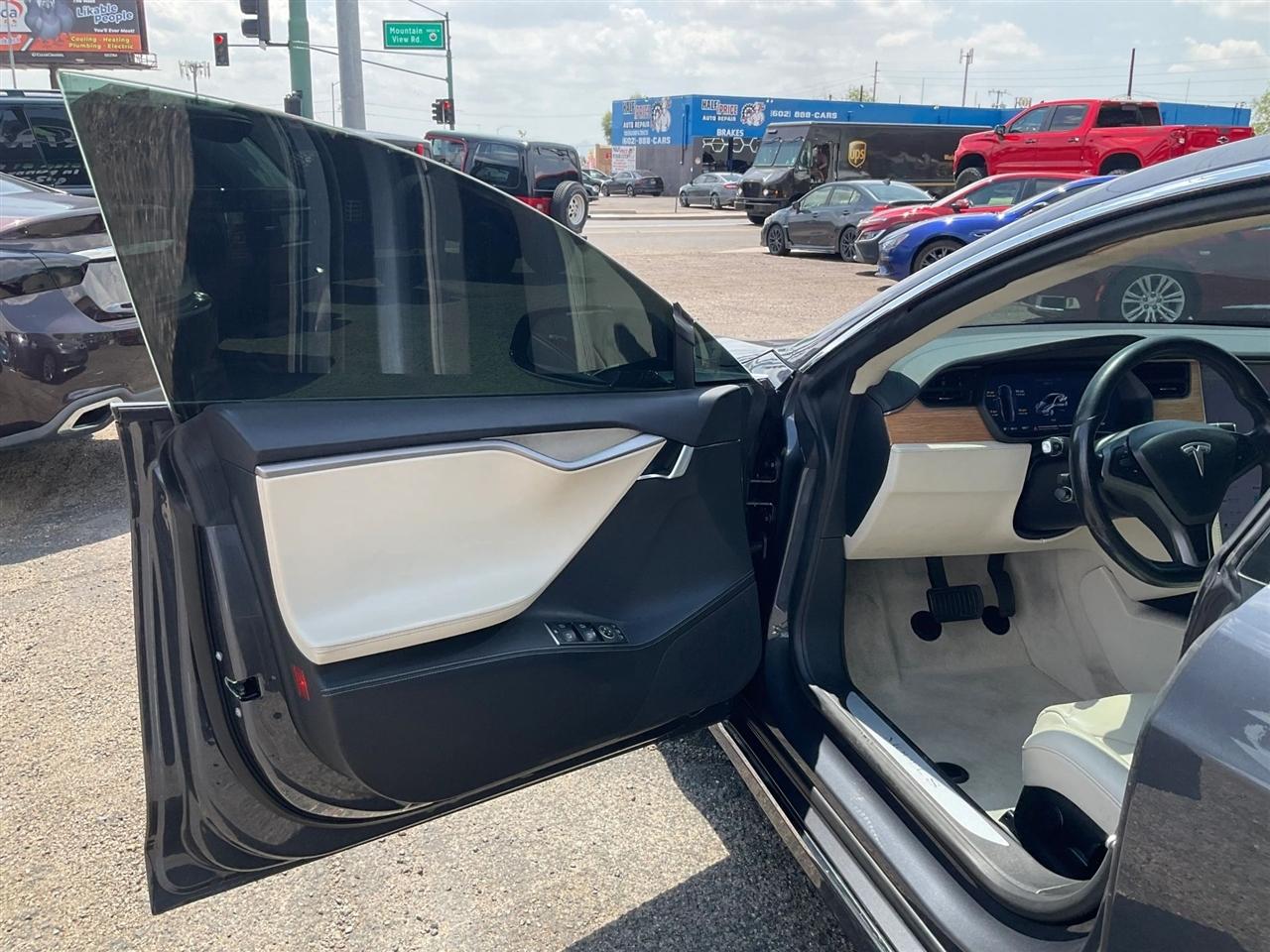 Tesla Model S  2019