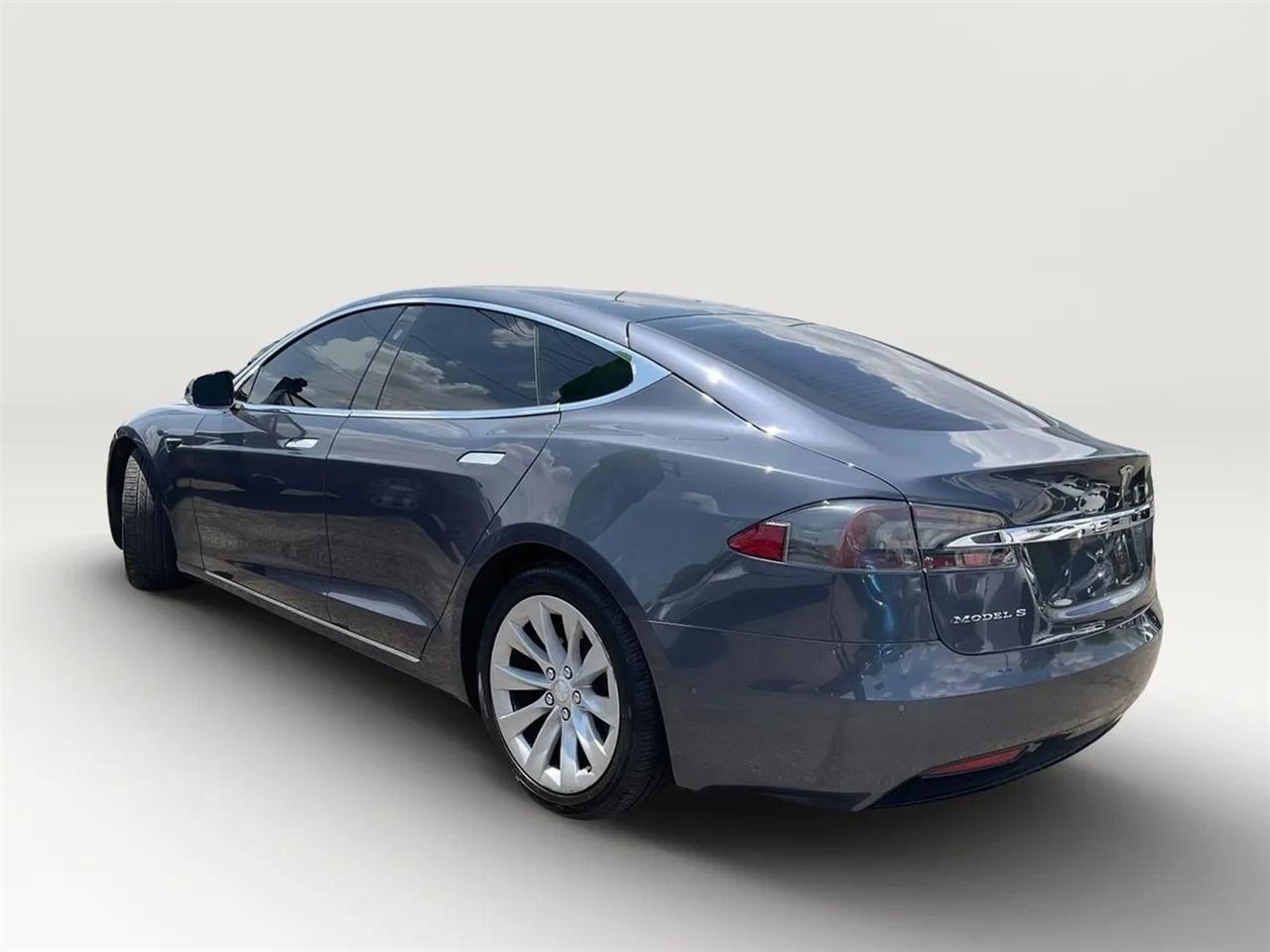 Tesla Model S  2019