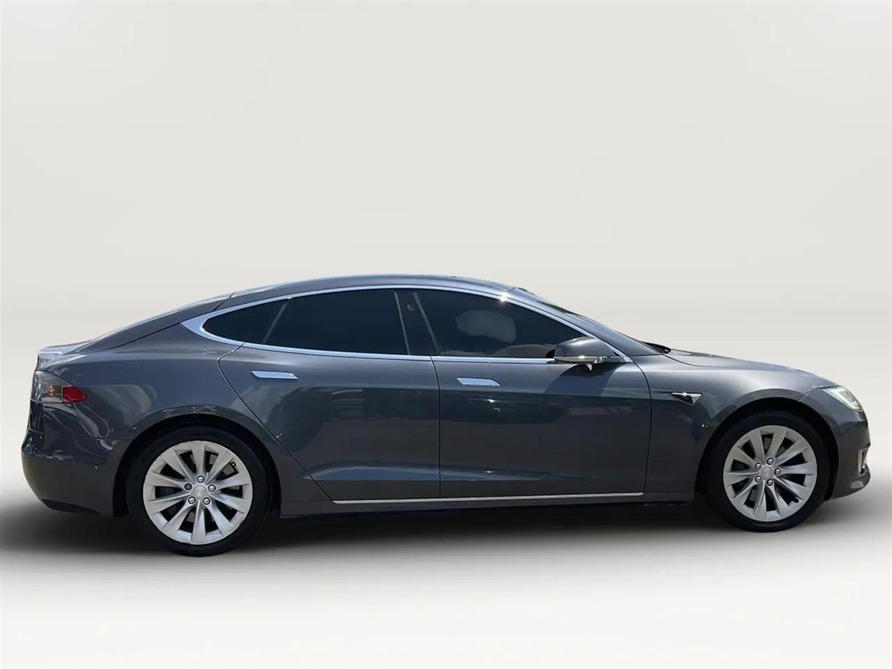 Tesla Model S  2019