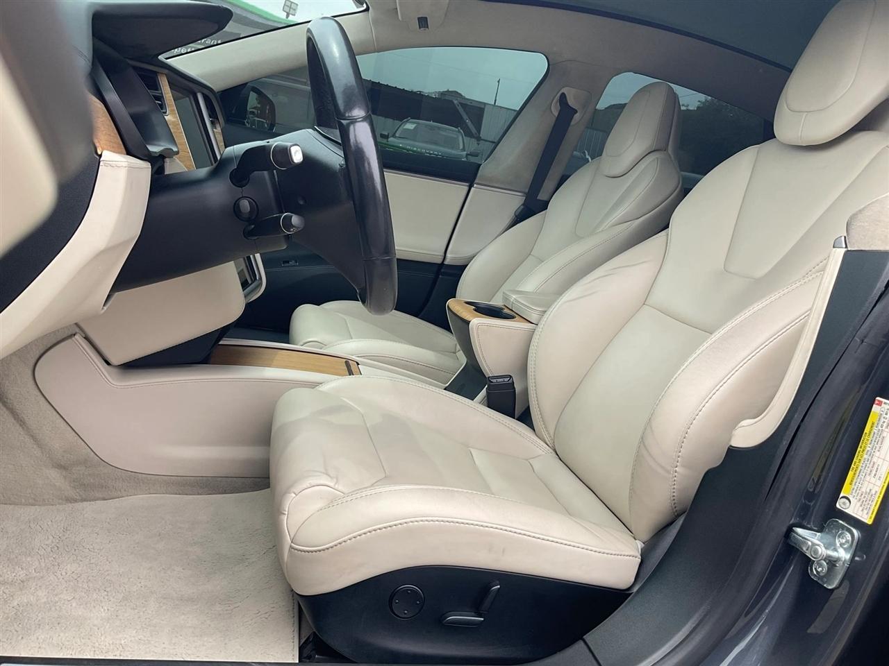 Tesla Model S  2019