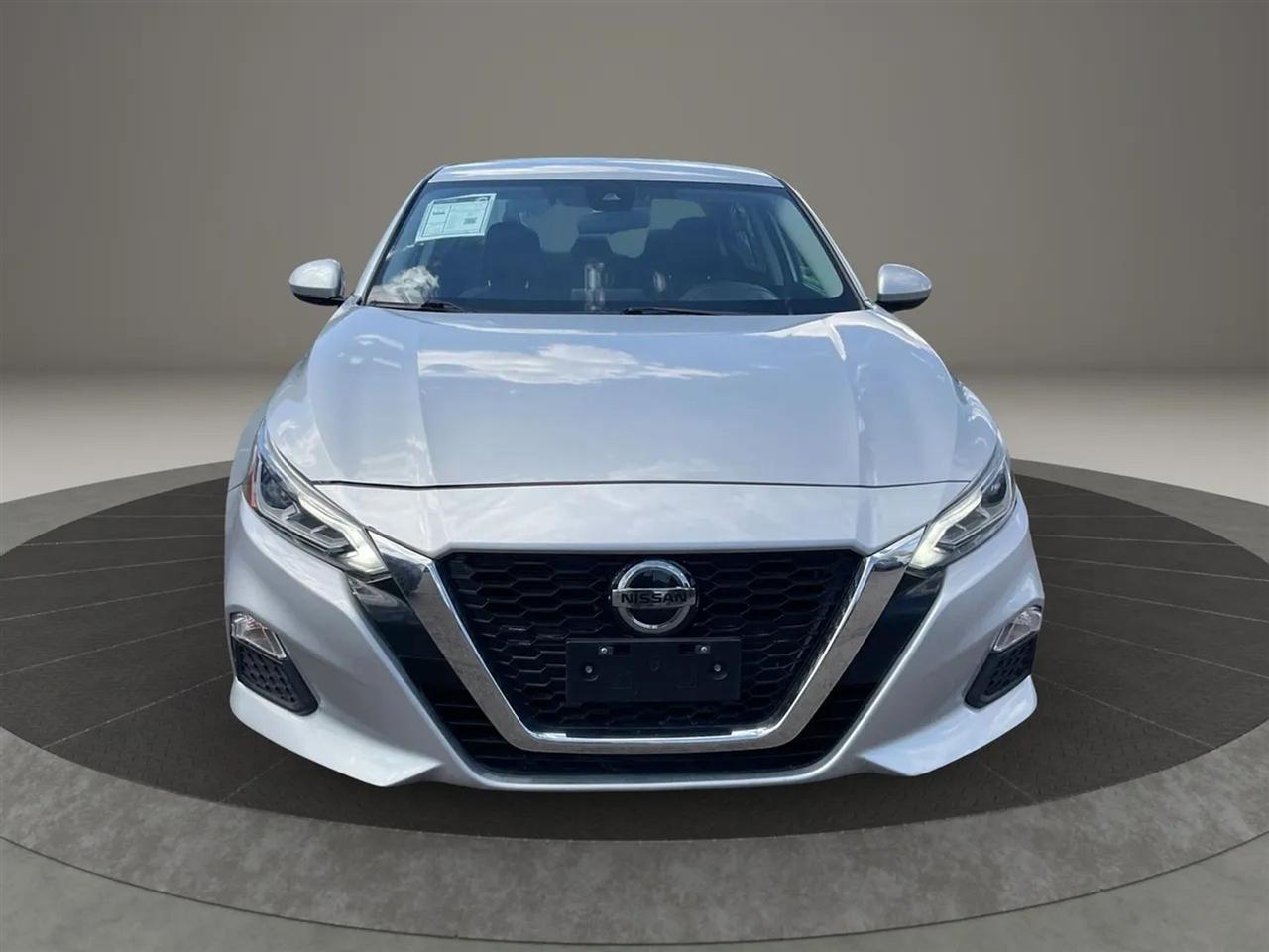 Nissan Altima  2022