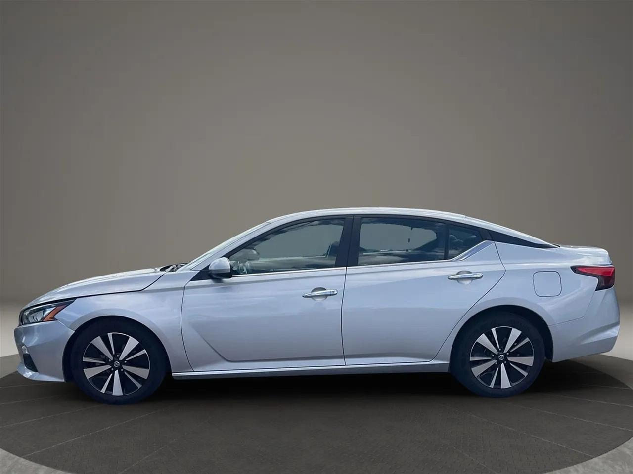 Nissan Altima  2022