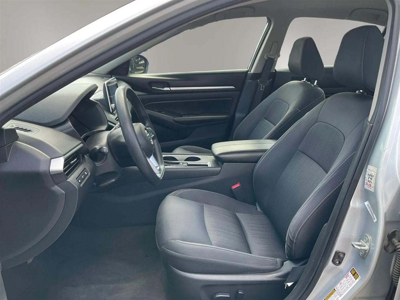 Nissan Altima  2022