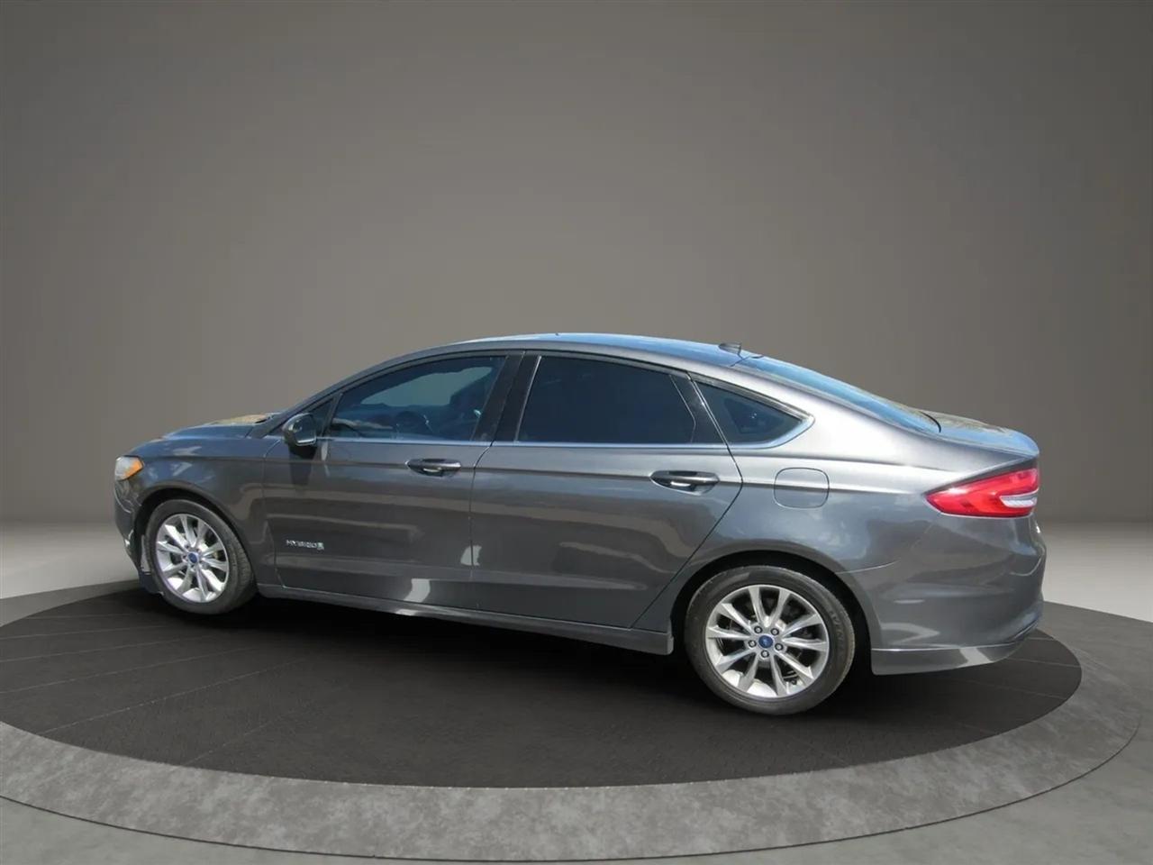 Ford Fusion Hybrid  2017