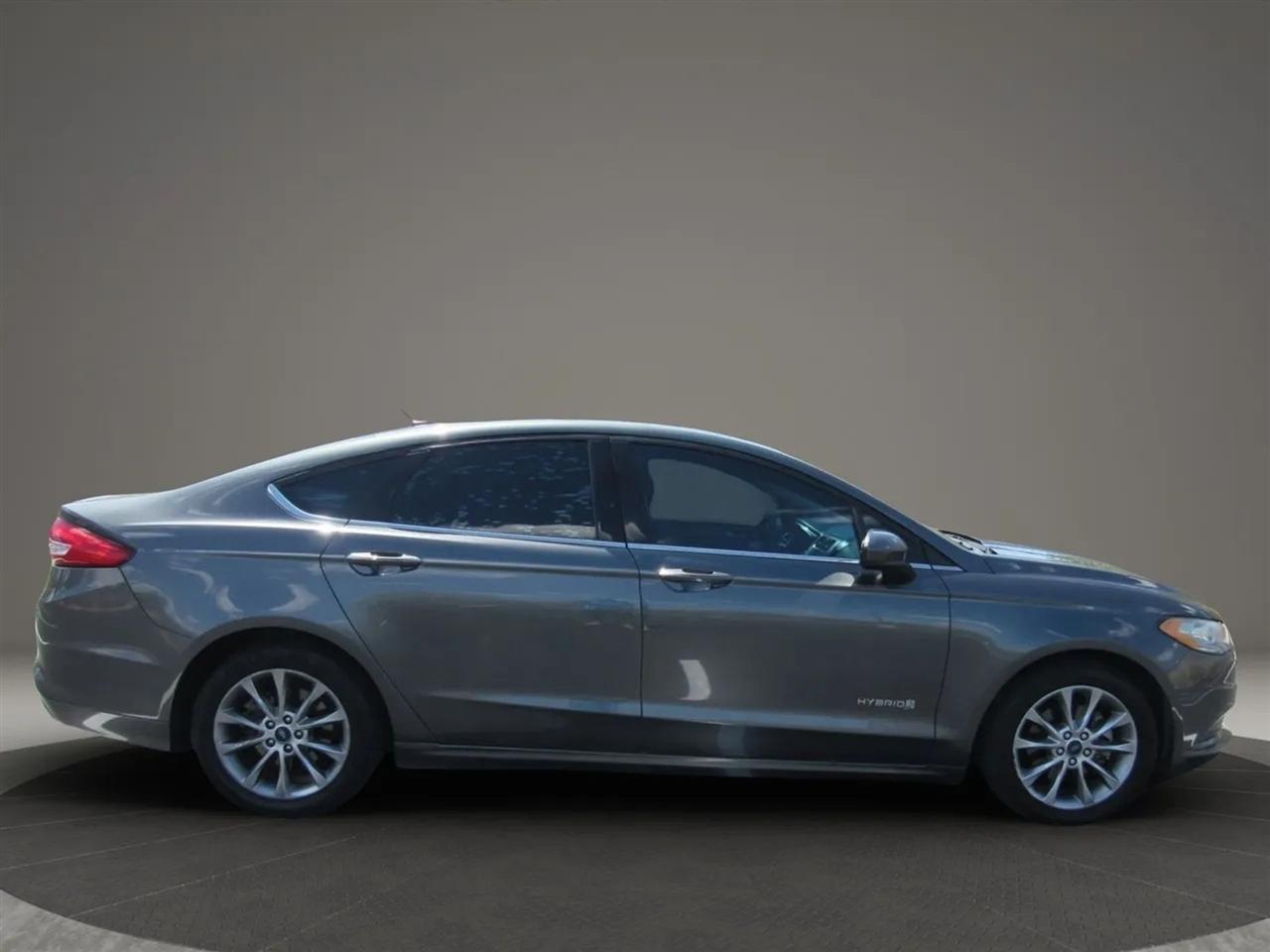 Ford Fusion Hybrid  2017