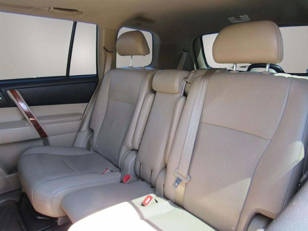 Toyota Highlander  2012