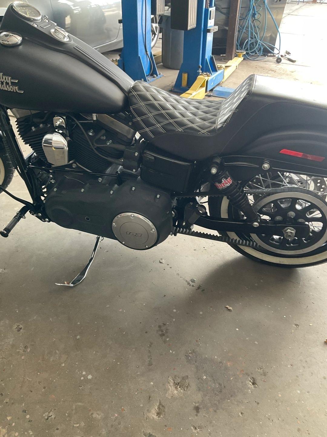 Harley-Davidson FXDB103  2015