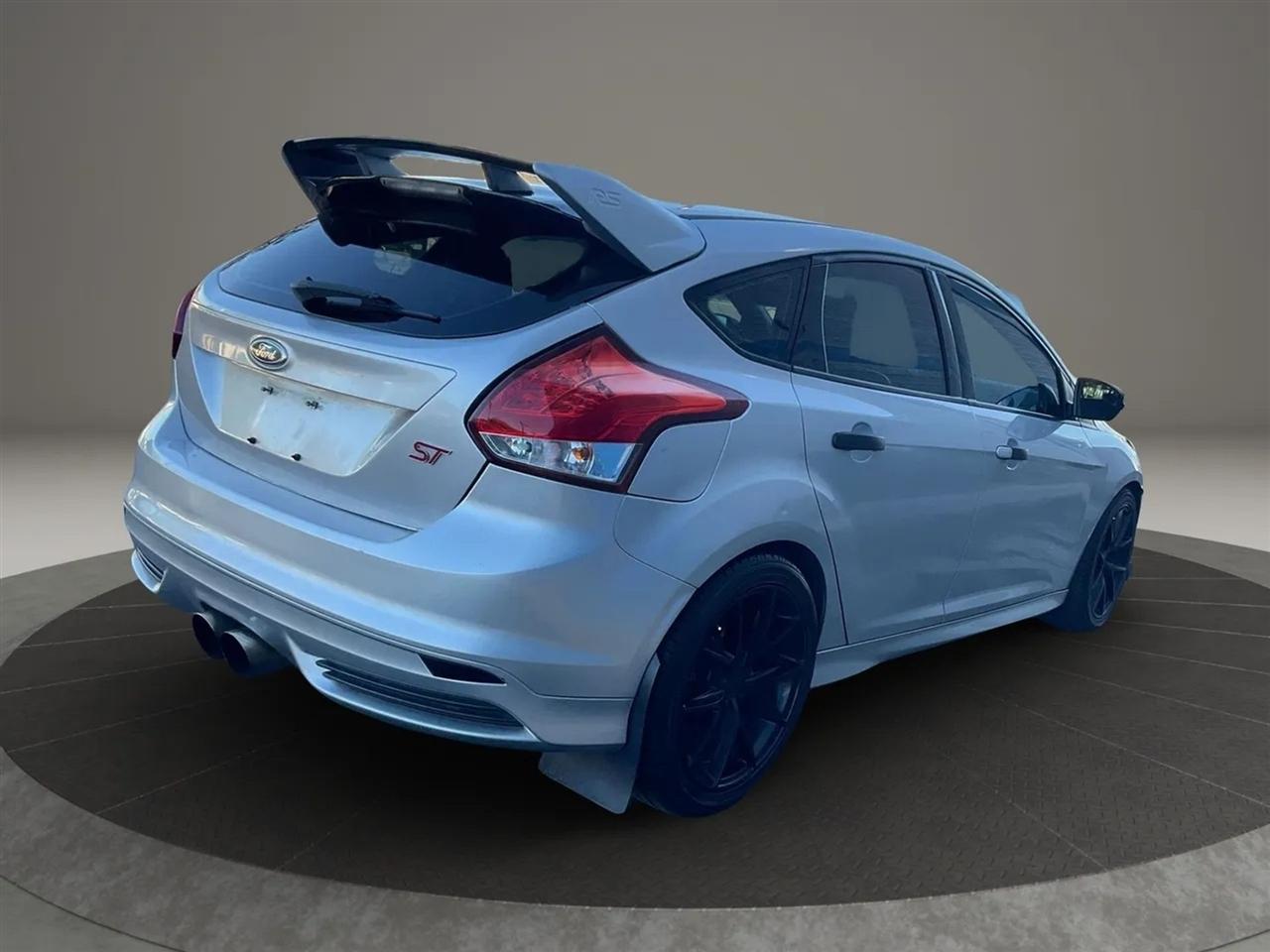 Ford Focus  2014