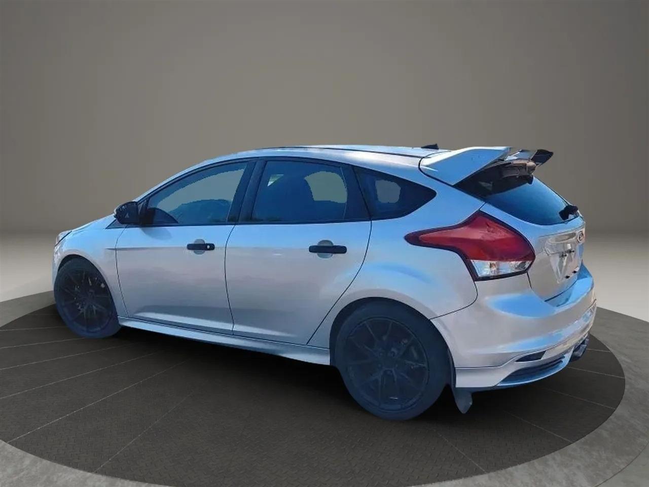 Ford Focus  2014