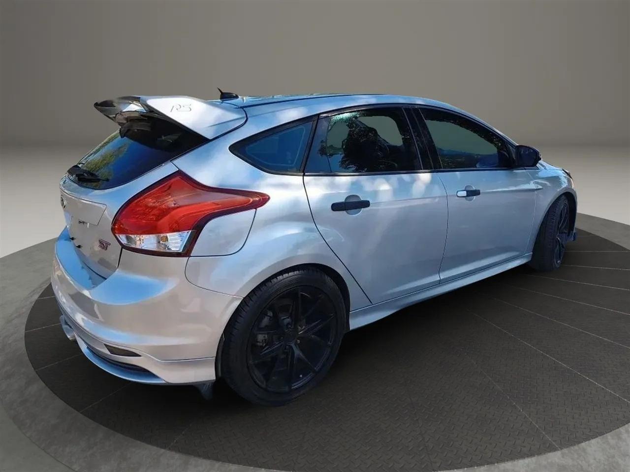 Ford Focus  2014