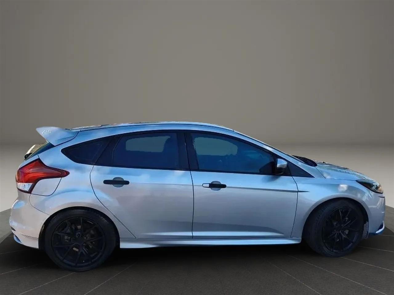 Ford Focus  2014