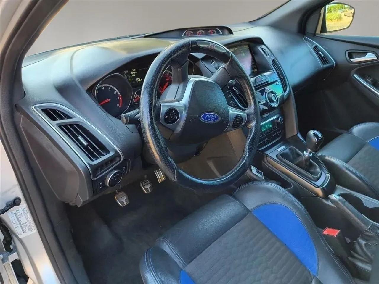 Ford Focus  2014
