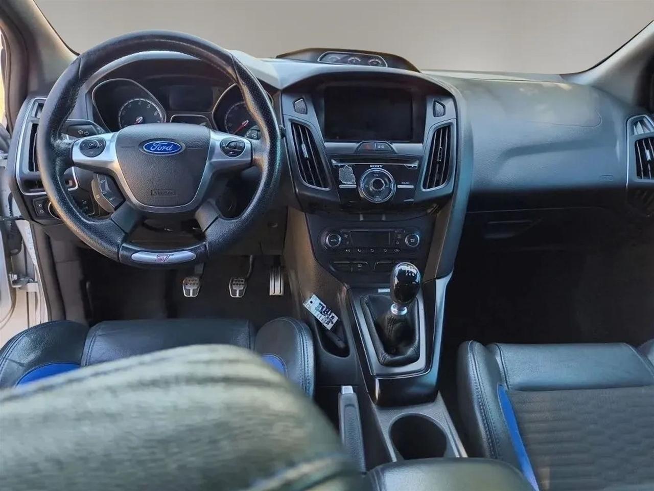 Ford Focus  2014