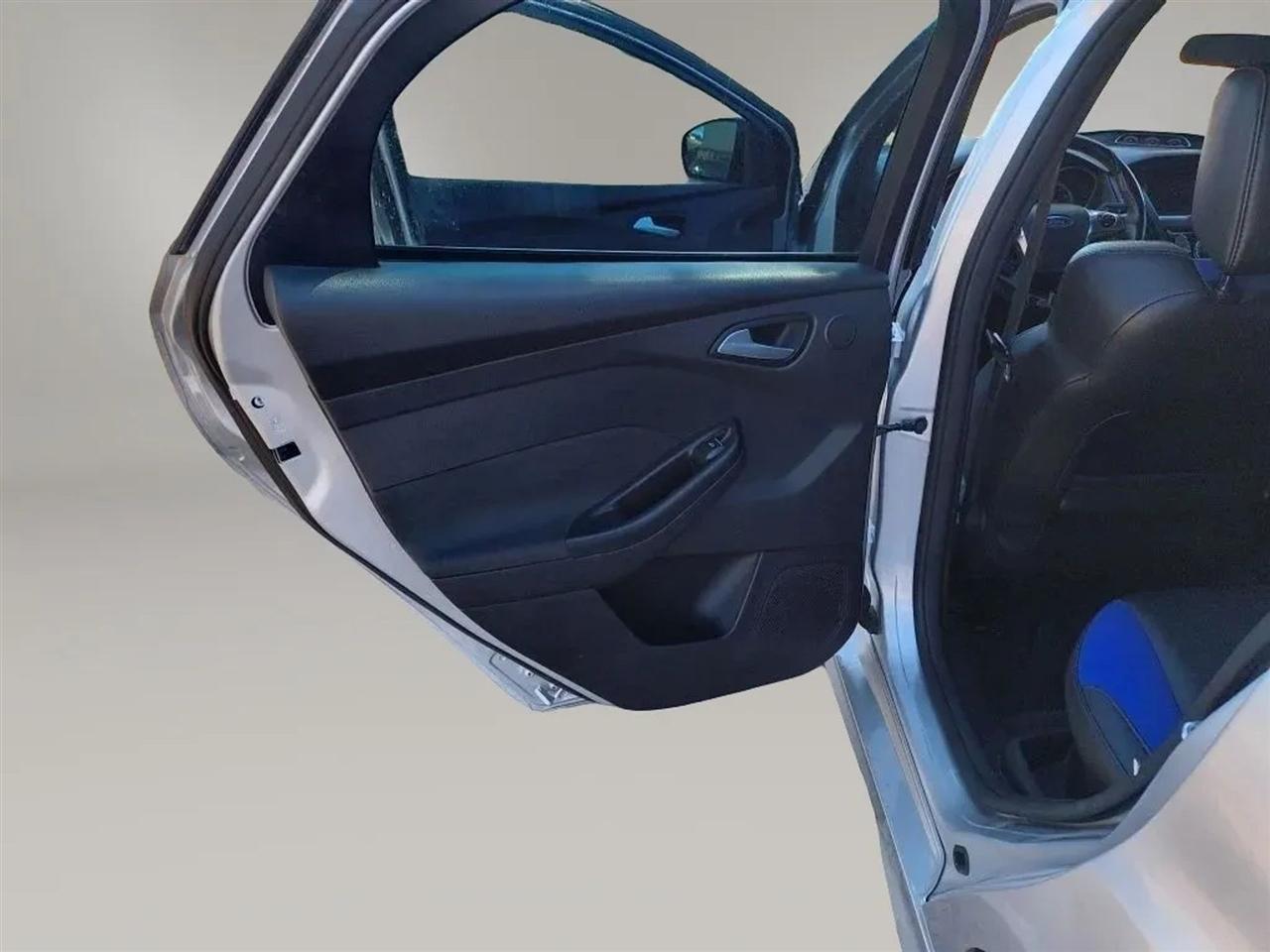 Ford Focus  2014