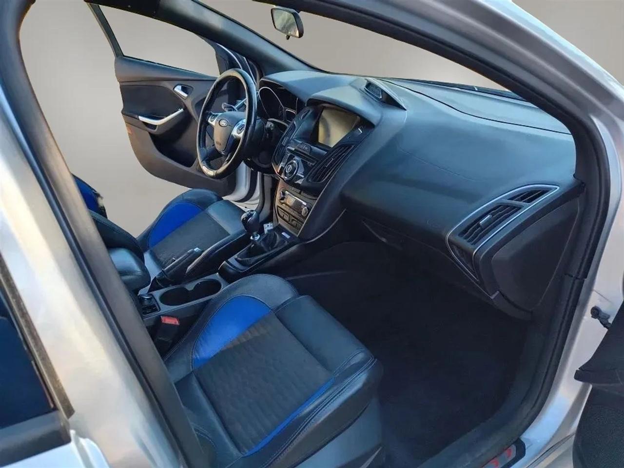 Ford Focus  2014