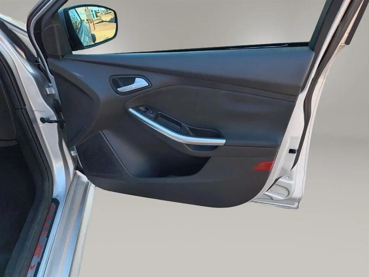 Ford Focus  2014