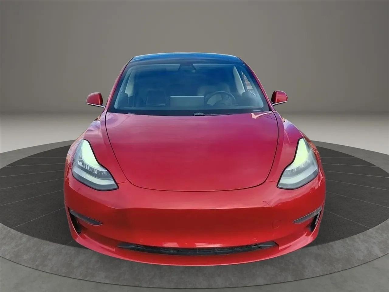Tesla Model 3  2020