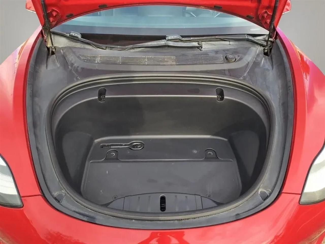 Tesla Model 3  2020