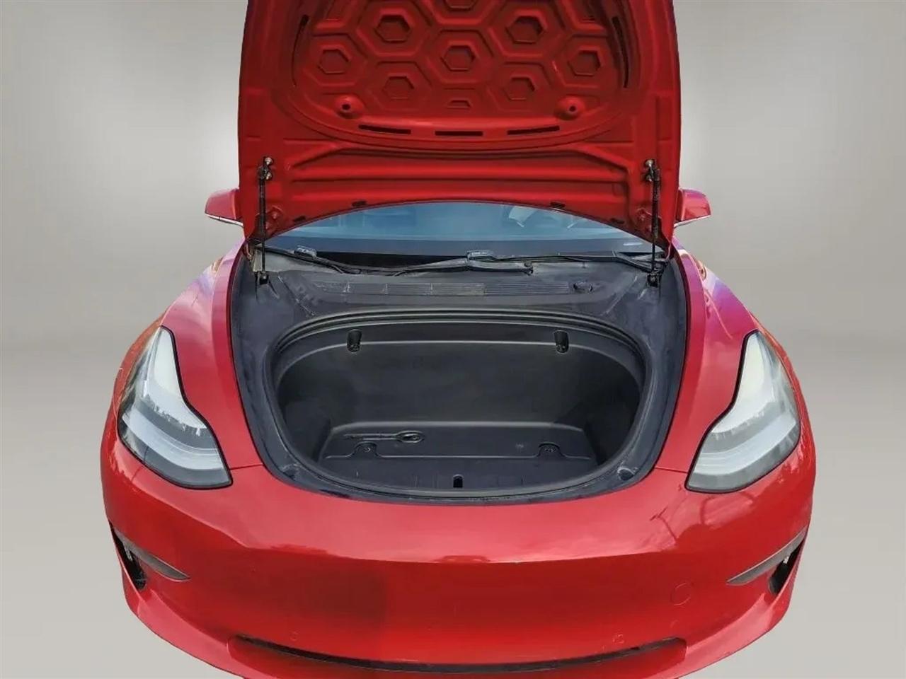 Tesla Model 3  2020