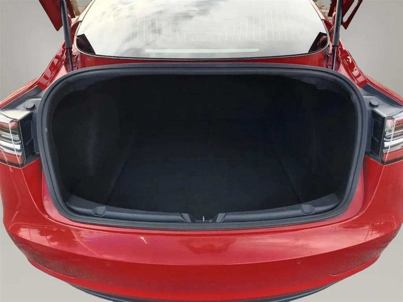 Tesla Model 3  2020