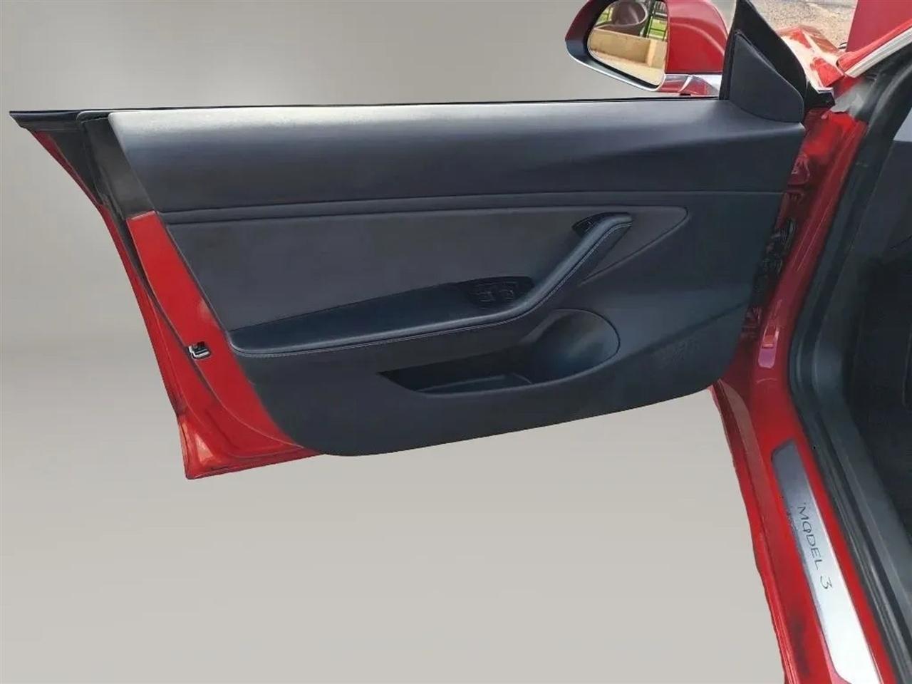 Tesla Model 3  2020
