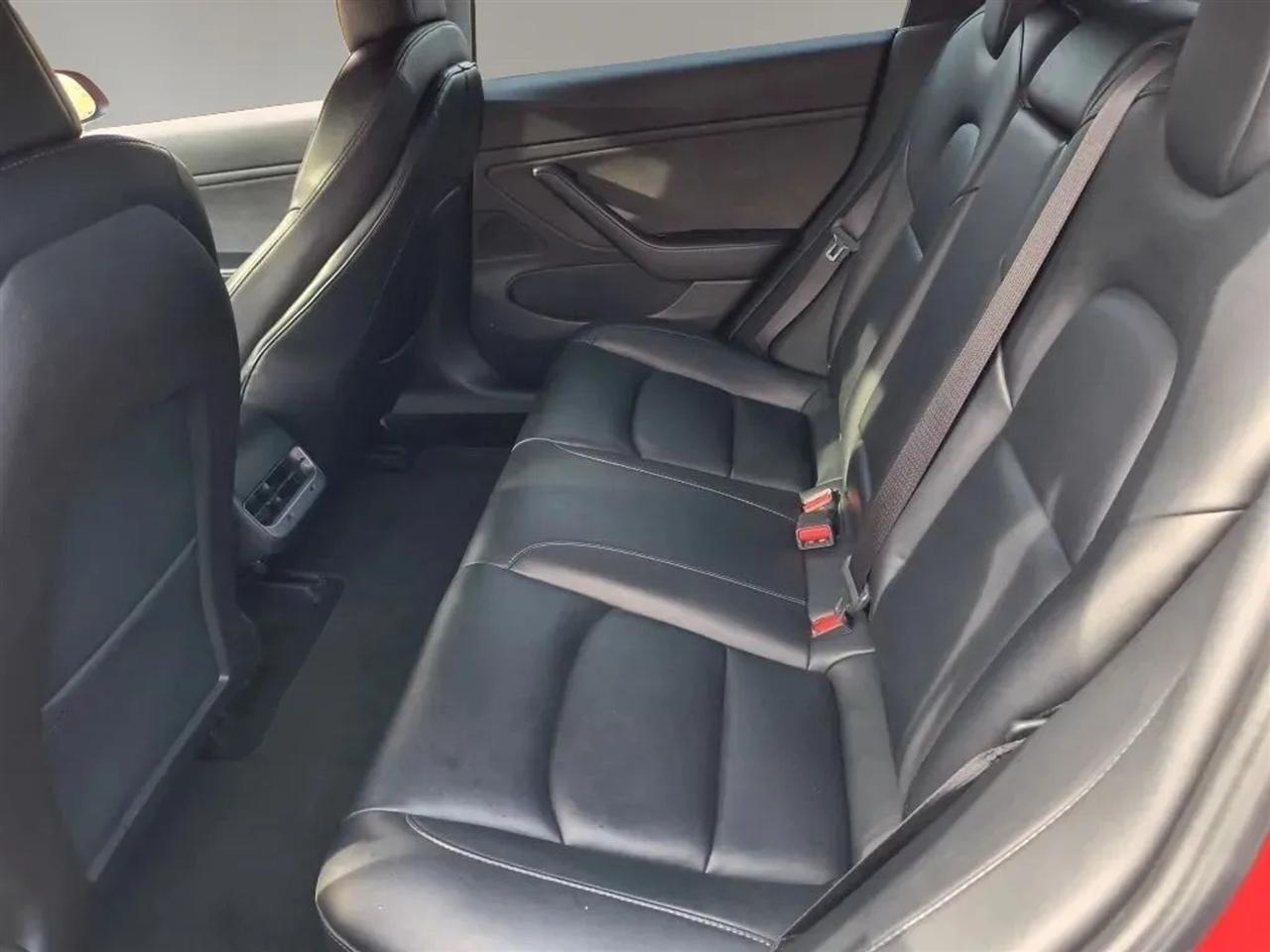 Tesla Model 3  2020