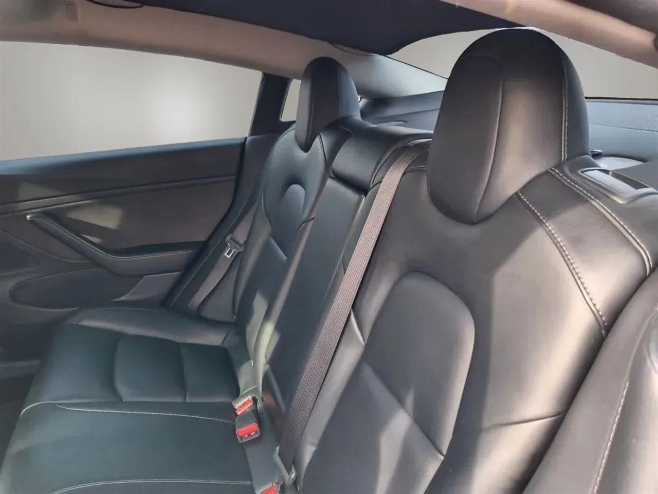 Tesla Model 3  2020