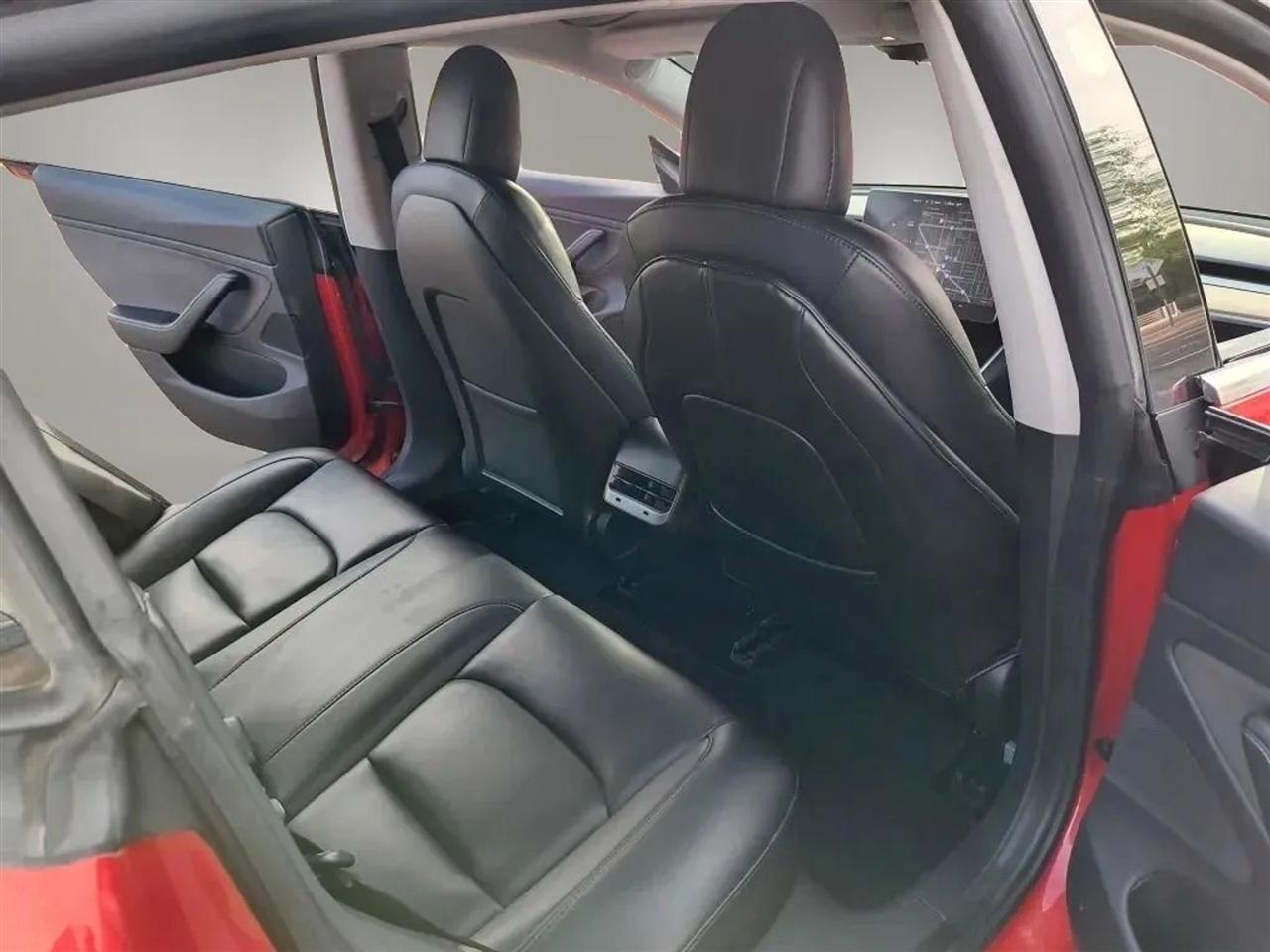 Tesla Model 3  2020