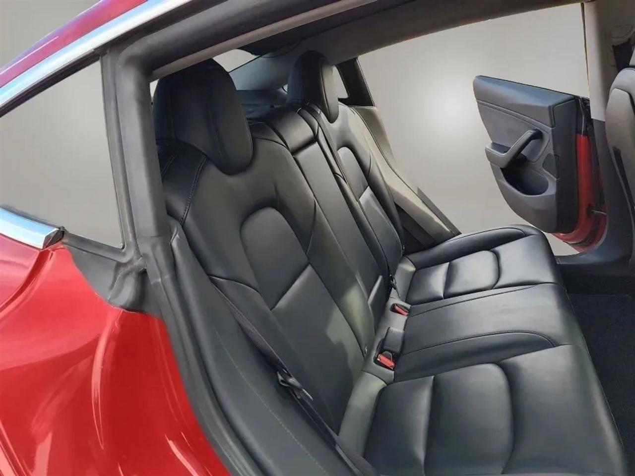 Tesla Model 3  2020