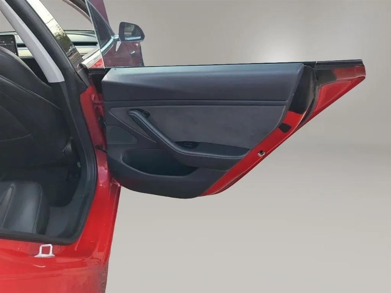 Tesla Model 3  2020
