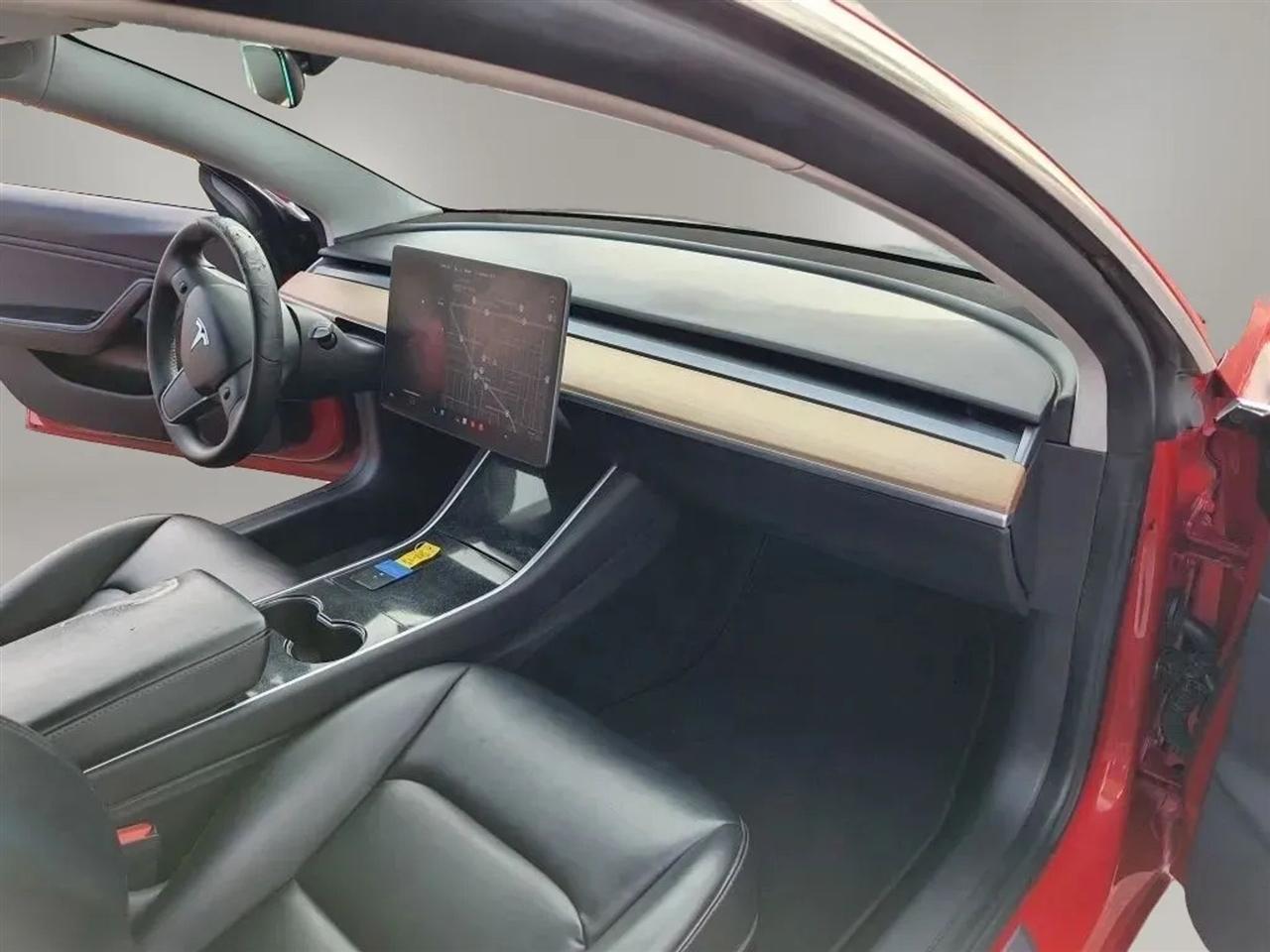 Tesla Model 3  2020
