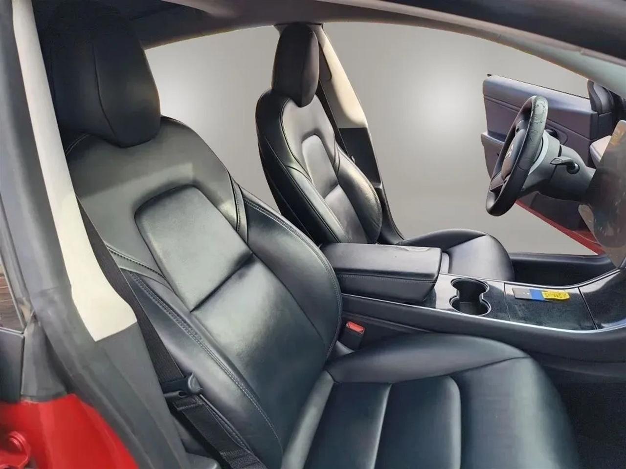 Tesla Model 3  2020