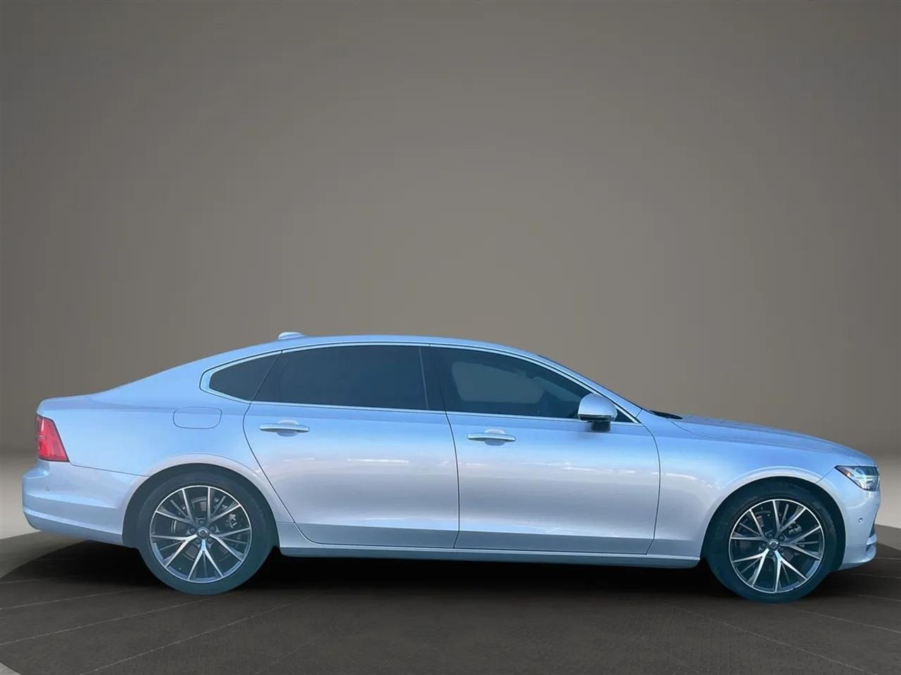 Volvo S90  2018