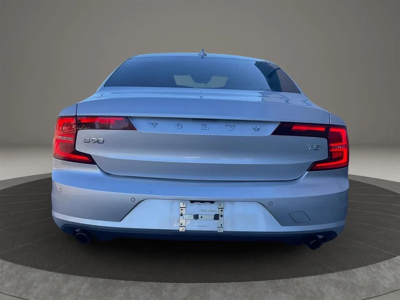 Volvo S90  2018