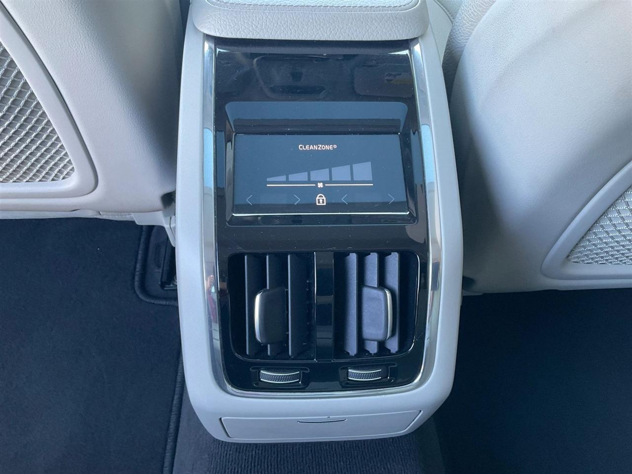 Volvo S90  2018