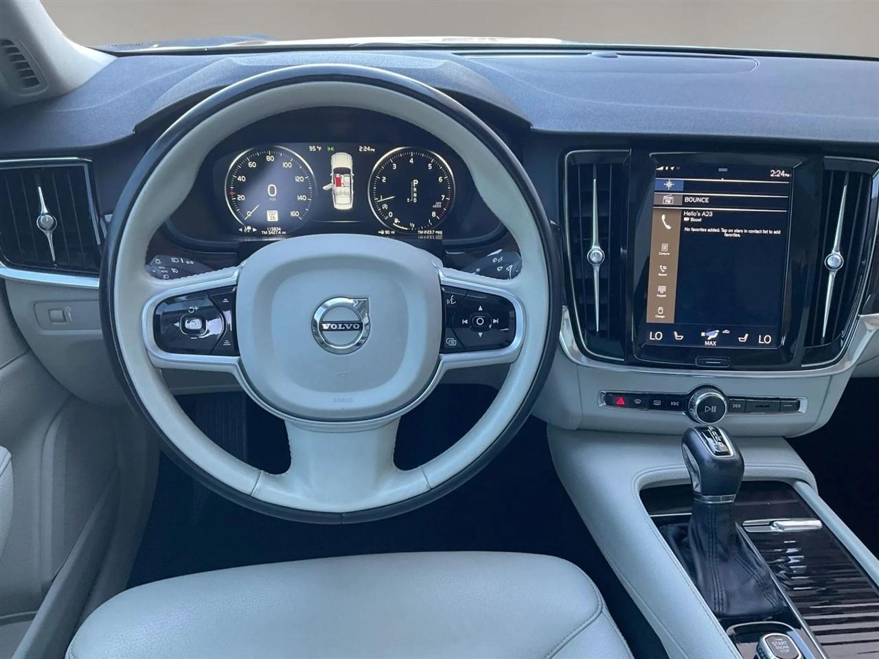 Volvo S90  2018
