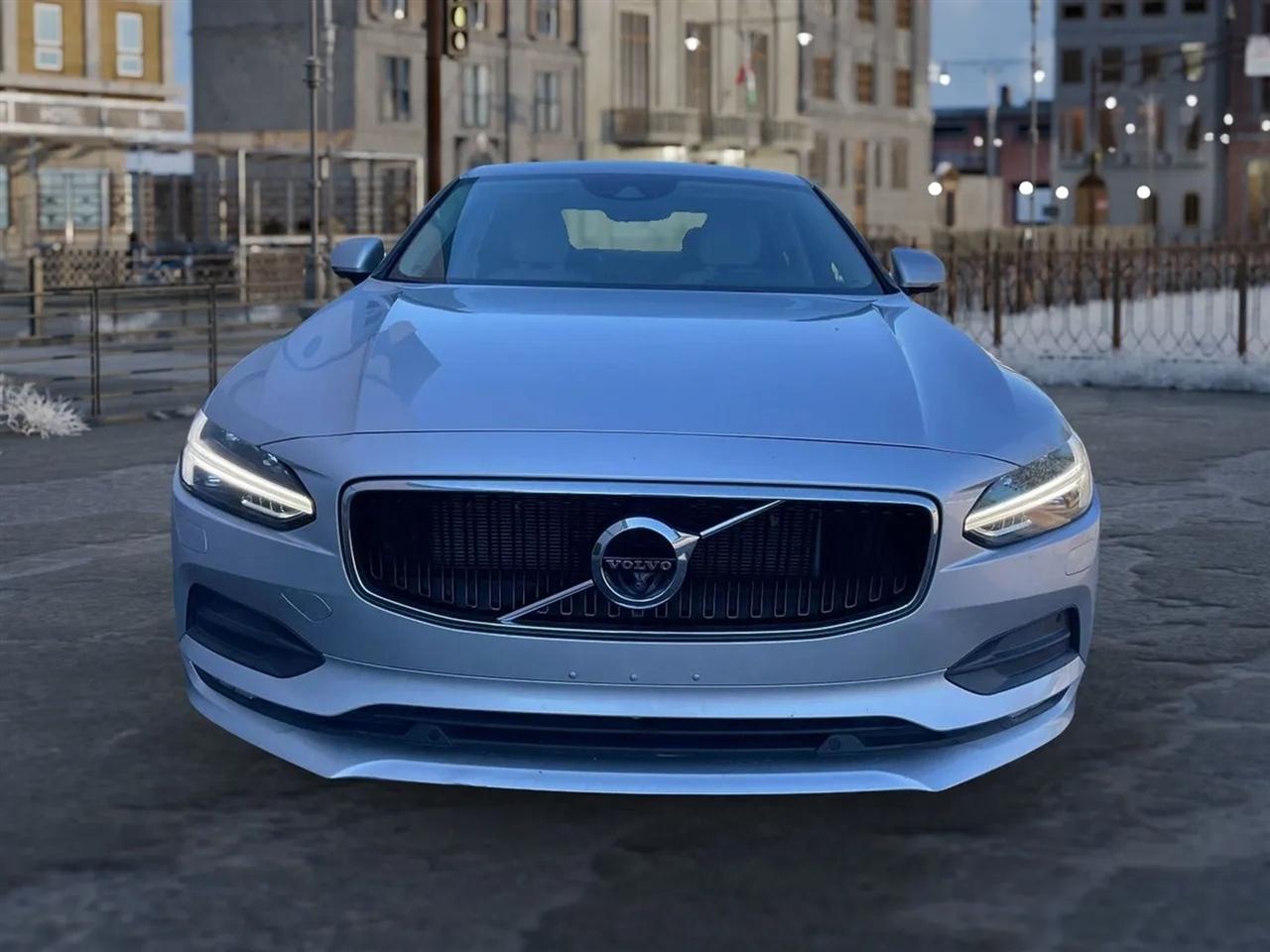 Volvo S90  2018