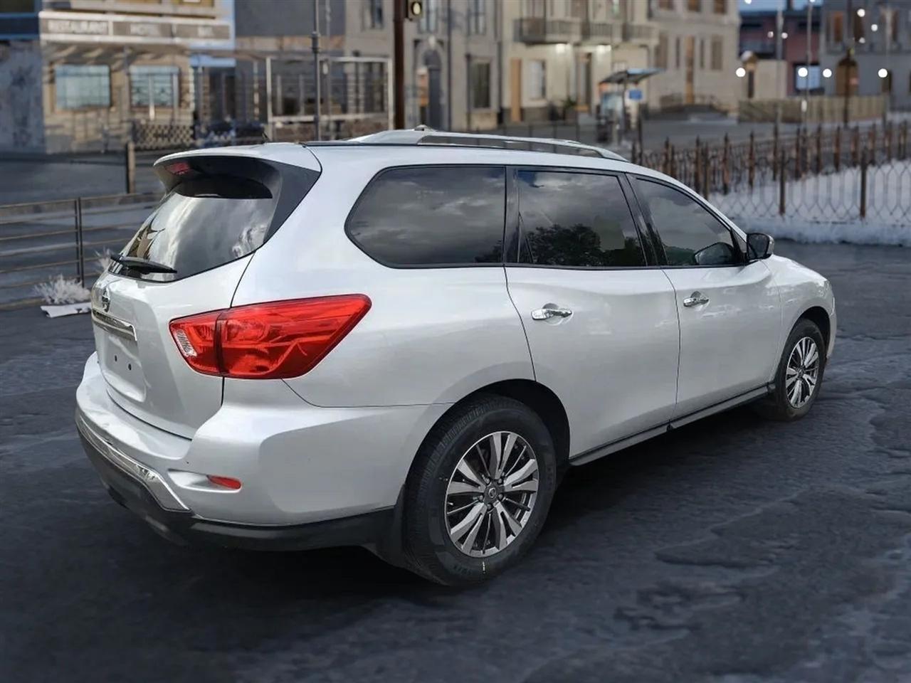 Nissan Pathfinder  2018
