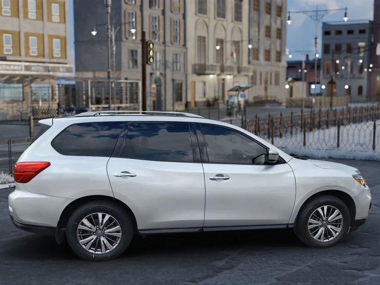 Nissan Pathfinder  2018