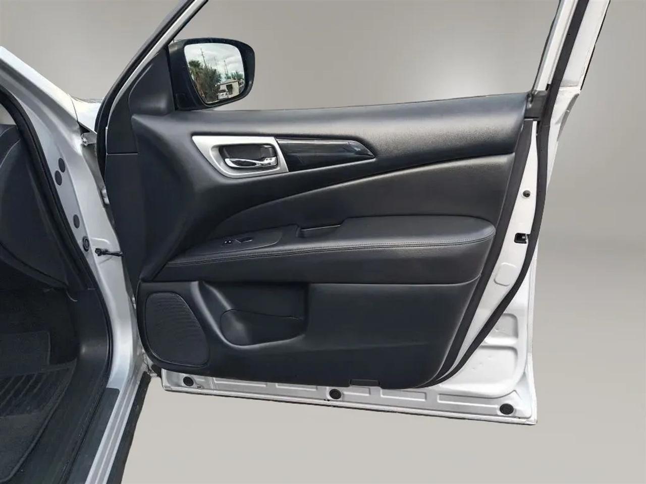 Nissan Pathfinder  2018