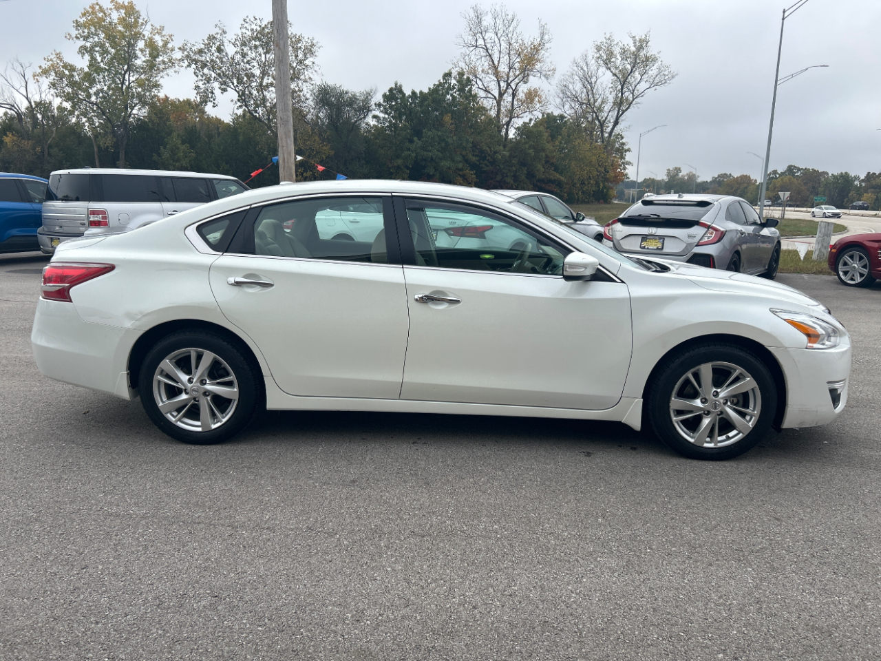 Nissan Altima 4dr Sdn I4 2.5 SV 2013 Nissan Altima 4dr Sdn I4 2.5 SV 2013
