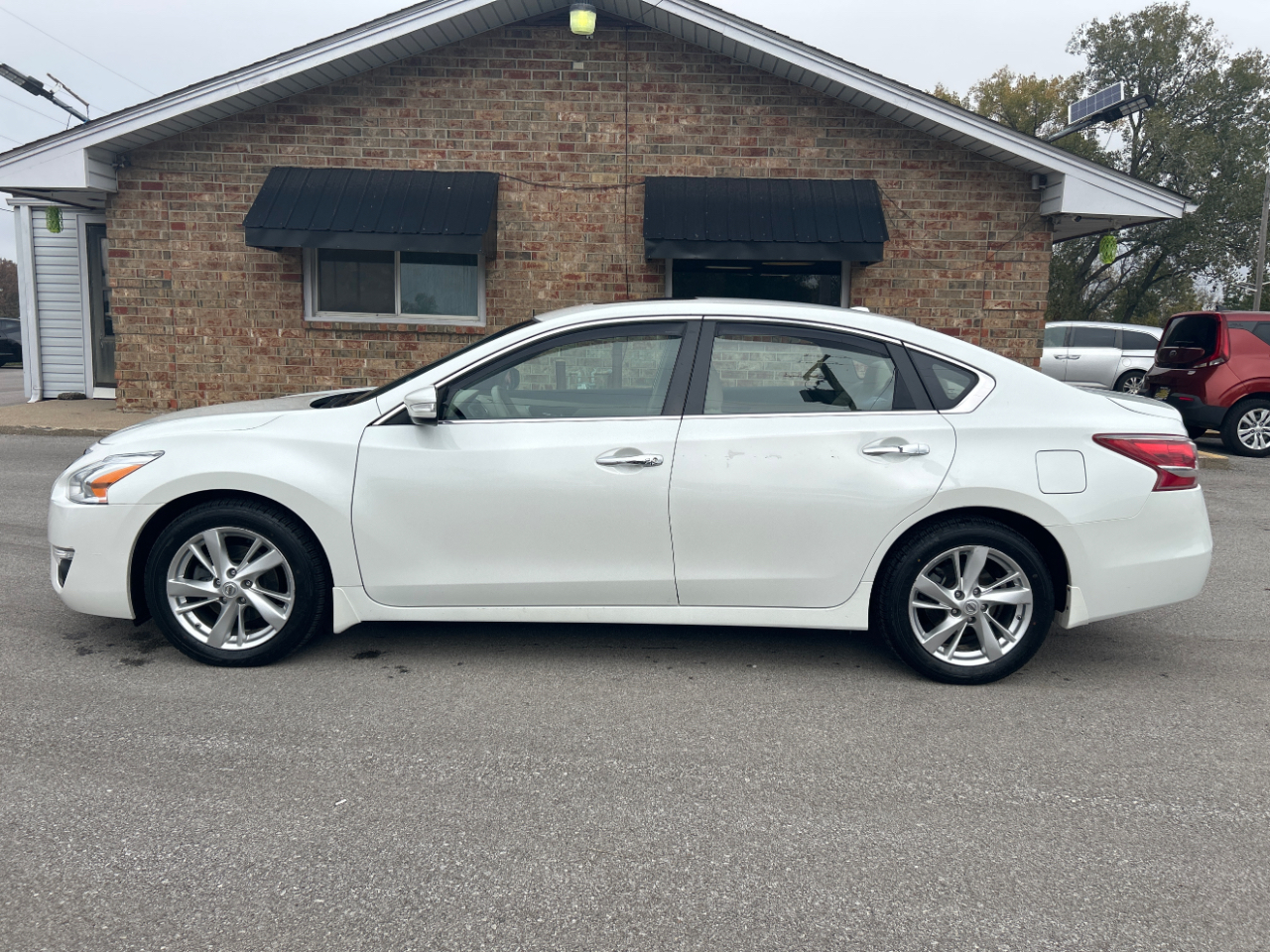 Nissan Altima 4dr Sdn I4 2.5 SV 2013 Nissan Altima 4dr Sdn I4 2.5 SV 2013