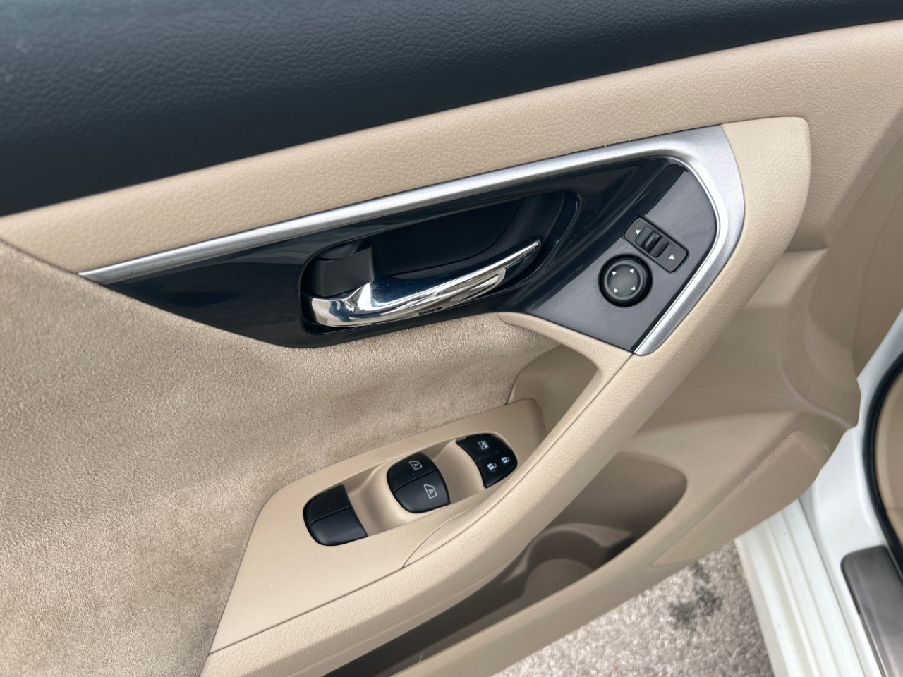 Nissan Altima 4dr Sdn I4 2.5 SV 2013 Nissan Altima 4dr Sdn I4 2.5 SV 2013