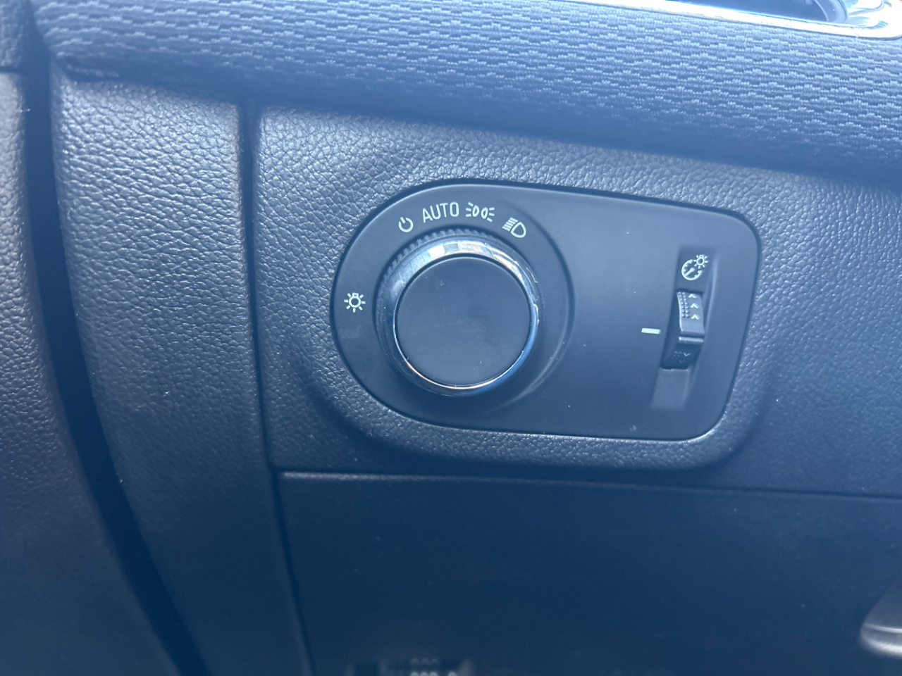 Chevrolet Cruze 4dr Sdn 1.4L LT w/1SD 2017