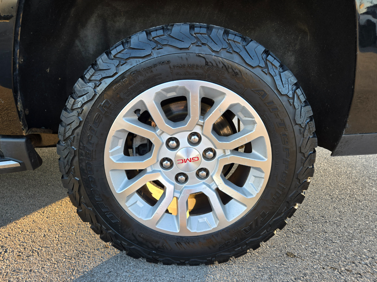 GMC Yukon XL 4WD 4dr SLE 2017