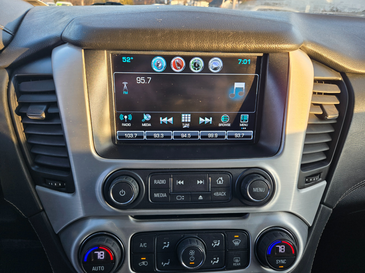 GMC Yukon XL 4WD 4dr SLE 2017