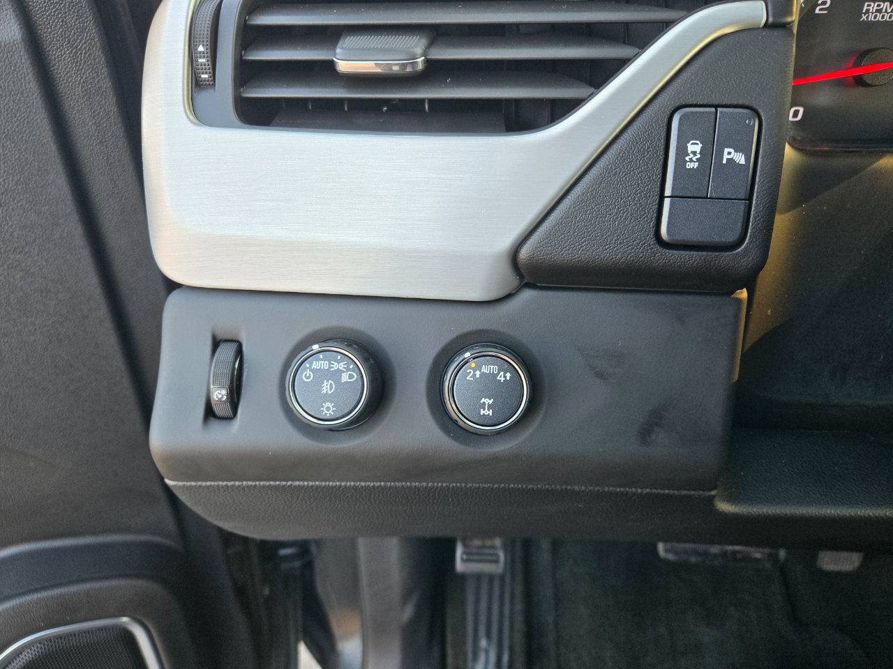 GMC Yukon XL 4WD 4dr SLE 2017