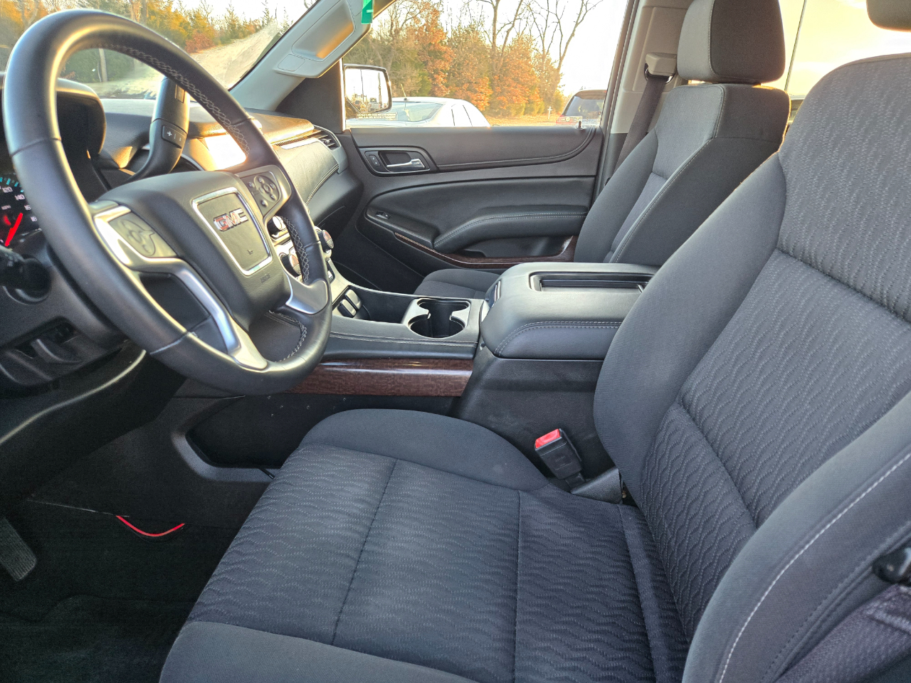 GMC Yukon XL 4WD 4dr SLE 2017