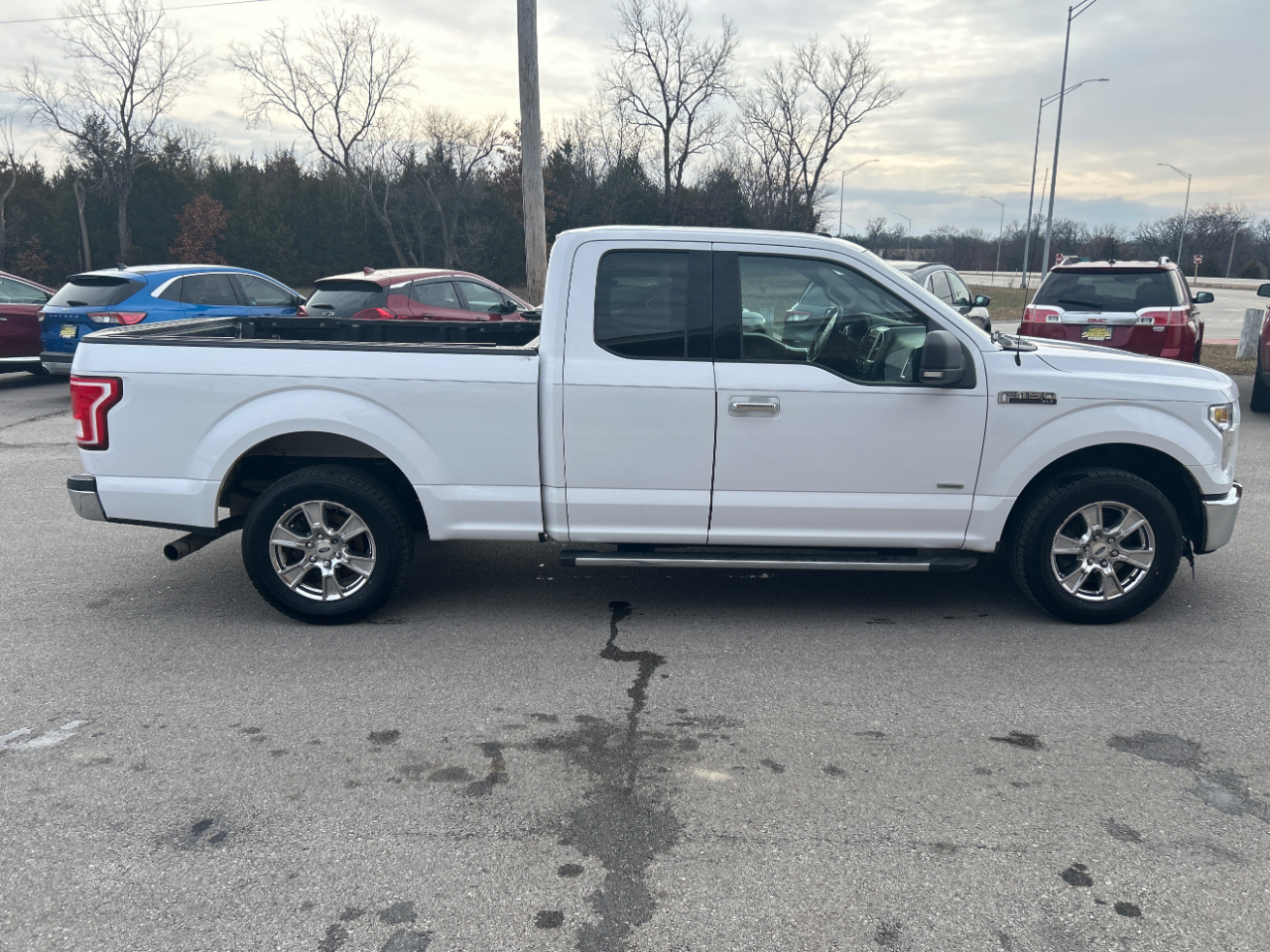 Ford F-150 2WD SuperCab 145" Lariat 2016